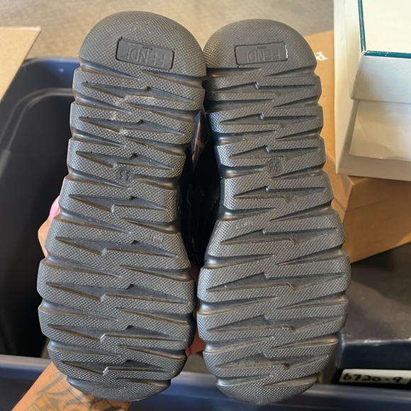 Fendi Kids Sneakers - Picture 6 of 6